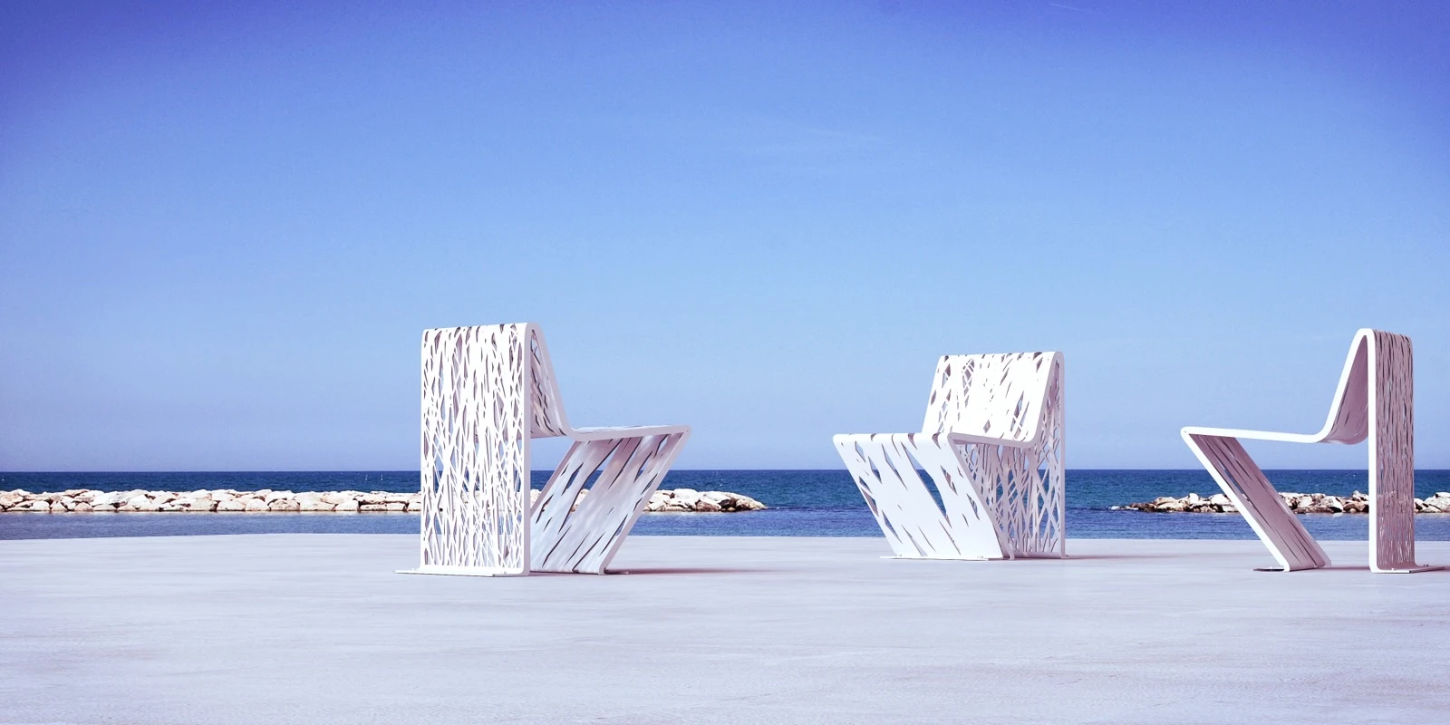 Crossed Chair — detail 2